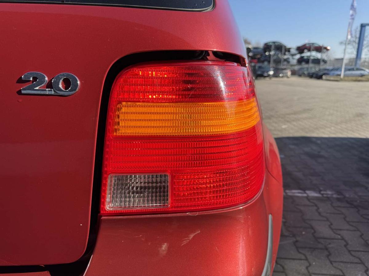 VW Golf 4 original R&uuml;cklicht R&uuml;ckleuchte Schlussleuchte rechts Flie&szlig;heck Bj.2000